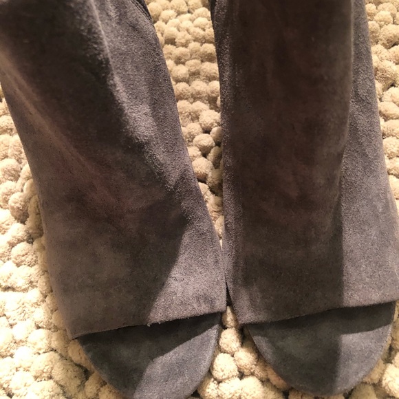 VINCE. Booties - Picture 3 of 10